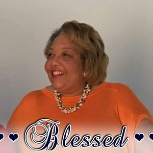 Meet your Posher, Gloria